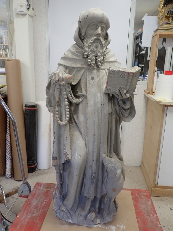 Atelier Giordani - Conservation - Restauration
Edifice – Mobilier - Sculpture – Objets d’art – Moulage –
Pierre, bois métal, polychromie et dorure - Restauration et dégagement de deux statues de Saint Antoine en bois et pierre - bois et pierre polychrome - Concernant les deux statues :
- Sondages stratigraphiques
- Dépoussiérage des statues et refixage de la polychromie en concomitance
- Dégagement du surpeint XIXème
- Comblement des manques et lacunes
- Réintégration colorées des lacunes

Statue bois : 
- Traitement infestation xylophage et consolidation du matériau