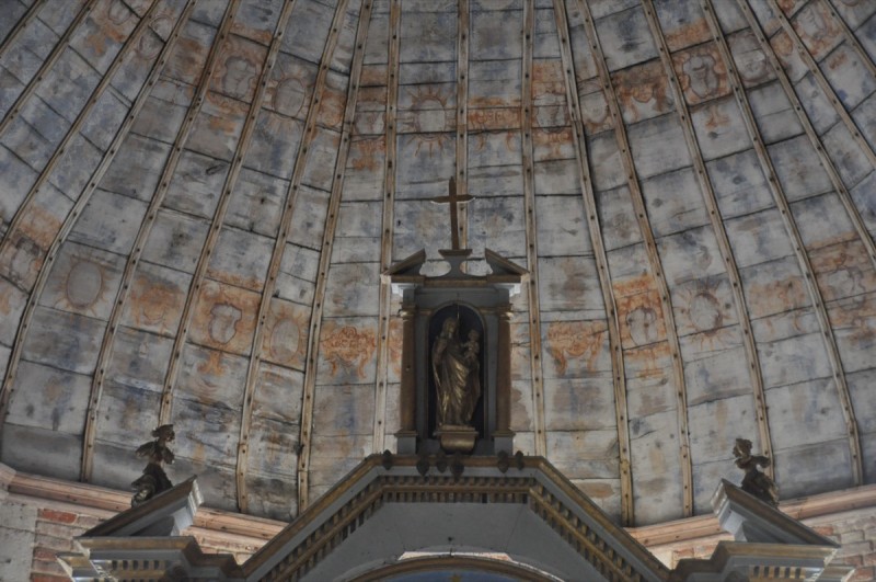 Atelier Giordani - Conservation - Restauration
Edifice – Mobilier - Sculpture – Objets d’art – Moulage –
Pierre, bois métal, polychromie et dorure - Conservation / restauration de la voûte en bois peinte - Voûte peinte avec décor doré - OPÉRATIONS RÉALISÉES
- Échafaudage et dépose de l’ensemble
- Greffes et compléments
- Consolidation des bois
- Dépoussiérage et nettoyage
- Masticage et réintégration minimale
- Harmonisation
- Couche de protection
- Repose