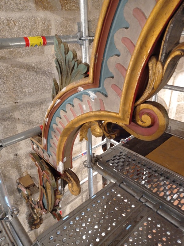 Atelier Giordani - Conservation - Restauration
Edifice – Mobilier - Sculpture – Objets d’art – Moulage –
Pierre, bois métal, polychromie et dorure - Restauration de la poutre de gloire - Bois sculpté et polychrome - - Dépoussiérage
- Traitements
- Révision des assemblages
- Reprise des fixations
- Comblement des lacunes
- Allègement des repeints 
- Réintégration colorées et harmonisation