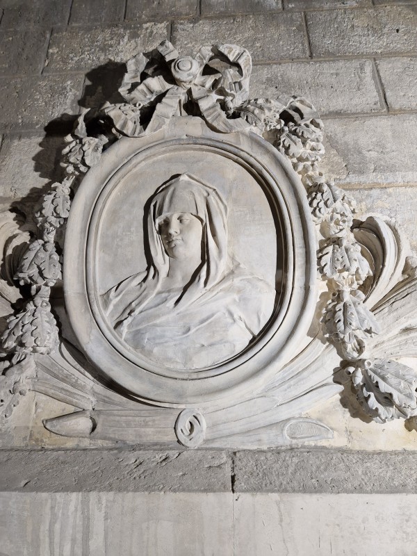 Atelier Giordani - Conservation - Restauration
Edifice – Mobilier - Sculpture – Objets d’art – Moulage –
Pierre, bois métal, polychromie et dorure - Conservation restauration de l'ensemble architectural de la porte de la sacristie de la Cathédrale Saint Gervais - Pierre calcaire et marbre avec dorure - - Dessalement avec des compresses de pulpe de cellulose
- Nettoyage du marbre à l’aide d’un vaporetto
- Nettoyage de la pierre avec un film Latex pelable
- Consolidation par infiltration
- Ragréage avec un mortier de type Altar
- Harmonisation du fronton et des pots à flammes
- Reprise ponctuelle des lettrages à la feuille d’or
- Lustrage du marbre au chiffon doux