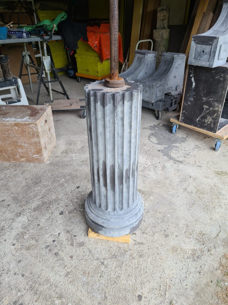 Atelier Giordani - Conservation - Restauration
Edifice – Mobilier - Sculpture – Objets d’art – Moulage –
Pierre, bois métal, polychromie et dorure - Conservation restauration du lutrin en marbre et fer forgé de la Cathédrale de Beauvais - Fer forgé, marbre gris et bois - - Dépoussiérage soigneux
- Traitement biocide 
- Nettoyage par application d'un gel latex
- Purge des anciennes restaurations
- Goujonnage des éléments entre eux, collage et reconstitution du pied en marbre
- Ragréage et rejointoiements
- Harmonisation 
- Cirage de protection
- Création sur mesure à la demande d'un socle roulant en bois