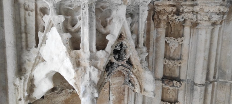 Atelier Giordani - Conservation - Restauration
Edifice – Mobilier - Sculpture – Objets d’art – Moulage –
Pierre, bois métal, polychromie et dorure - Portail des Marmousets de l'Abbatiale Saint Ouen - Pierre calcaire - - Nettoyage par micro gommage
- Nettoyage par compresse d'ammonium
- Traitement fongicide et biocide
- consolidation chimique de la pierre 
- Ragréage par mortier Altar et modelage
- Patine 
- Moulage et tirage d'une statue en l'état