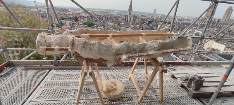 Atelier Giordani - Conservation - Restauration
Edifice – Mobilier - Sculpture – Objets d’art – Moulage –
Pierre, bois métal, polychromie et dorure - Portail des Marmousets de l'Abbatiale Saint Ouen - Pierre calcaire - - Nettoyage par micro gommage
- Nettoyage par compresse d'ammonium
- Traitement fongicide et biocide
- consolidation chimique de la pierre 
- Ragréage par mortier Altar et modelage
- Patine 
- Moulage et tirage d'une statue en l'état