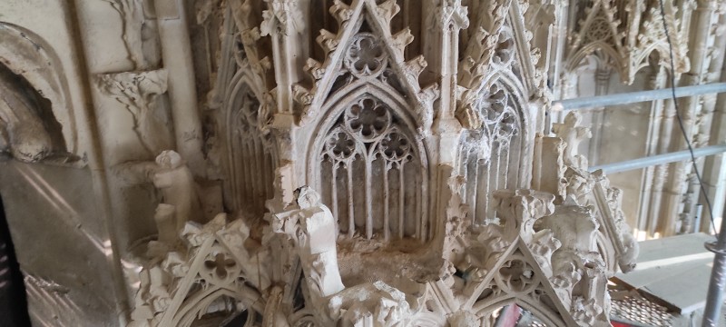 Atelier Giordani - Conservation - Restauration
Edifice – Mobilier - Sculpture – Objets d’art – Moulage –
Pierre, bois métal, polychromie et dorure - Portail des Marmousets de l'Abbatiale Saint Ouen - Pierre calcaire - - Nettoyage par micro gommage
- Nettoyage par compresse d'ammonium
- Traitement fongicide et biocide
- consolidation chimique de la pierre 
- Ragréage par mortier Altar et modelage
- Patine 
- Moulage et tirage d'une statue en l'état