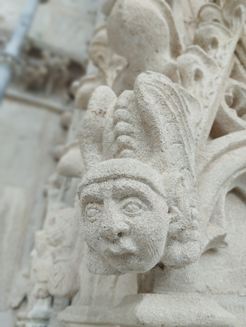 Atelier Giordani - Conservation - Restauration
Edifice – Mobilier - Sculpture – Objets d’art – Moulage –
Pierre, bois métal, polychromie et dorure - Portail des Marmousets de l'Abbatiale Saint Ouen - Pierre calcaire - - Nettoyage par micro gommage
- Nettoyage par compresse d'ammonium
- Traitement fongicide et biocide
- consolidation chimique de la pierre 
- Ragréage par mortier Altar et modelage
- Patine 
- Moulage et tirage d'une statue en l'état