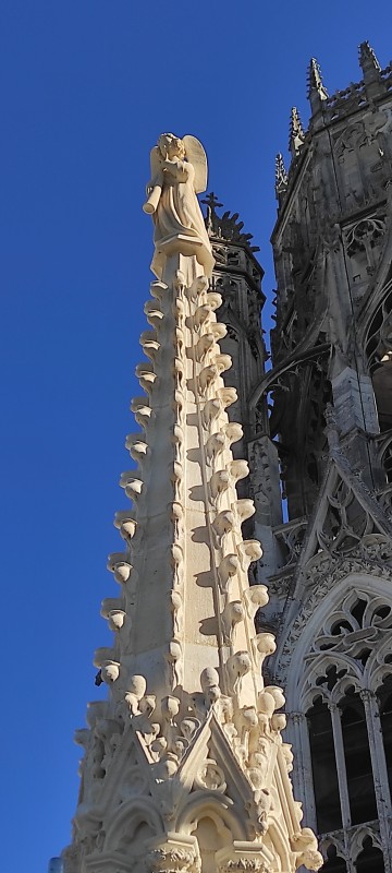 Atelier Giordani - Conservation - Restauration
Edifice – Mobilier - Sculpture – Objets d’art – Moulage –
Pierre, bois métal, polychromie et dorure - Portail des Marmousets de l'Abbatiale Saint Ouen - Pierre calcaire - - Nettoyage par micro gommage
- Nettoyage par compresse d'ammonium
- Traitement fongicide et biocide
- consolidation chimique de la pierre 
- Ragréage par mortier Altar et modelage
- Patine 
- Moulage et tirage d'une statue en l'état