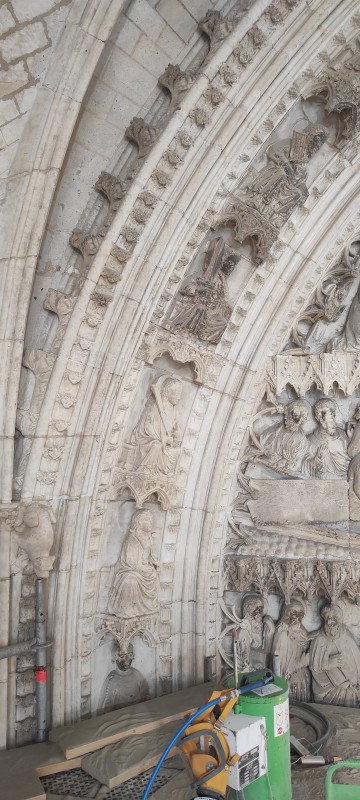 Atelier Giordani - Conservation - Restauration
Edifice – Mobilier - Sculpture – Objets d’art – Moulage –
Pierre, bois métal, polychromie et dorure - Portail des Marmousets de l'Abbatiale Saint Ouen - Pierre calcaire - - Nettoyage par micro gommage
- Nettoyage par compresse d'ammonium
- Traitement fongicide et biocide
- consolidation chimique de la pierre 
- Ragréage par mortier Altar et modelage
- Patine 
- Moulage et tirage d'une statue en l'état