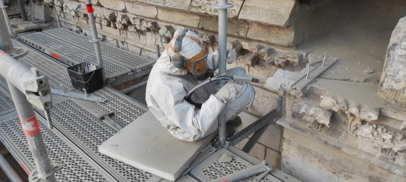 Atelier Giordani - Conservation - Restauration
Edifice – Mobilier - Sculpture – Objets d’art – Moulage –
Pierre, bois métal, polychromie et dorure - Portail des Marmousets de l'Abbatiale Saint Ouen - Pierre calcaire - - Nettoyage par micro gommage
- Nettoyage par compresse d'ammonium
- Traitement fongicide et biocide
- consolidation chimique de la pierre 
- Ragréage par mortier Altar et modelage
- Patine 
- Moulage et tirage d'une statue en l'état