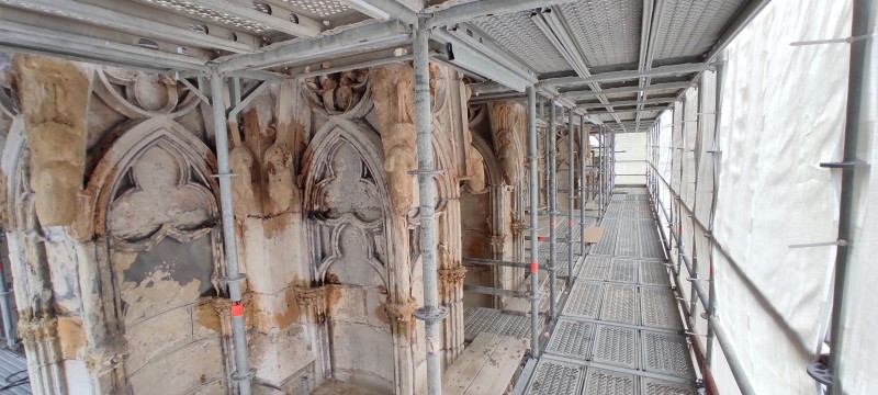Atelier Giordani - Conservation - Restauration
Edifice – Mobilier - Sculpture – Objets d’art – Moulage –
Pierre, bois métal, polychromie et dorure - Portail des Marmousets de l'Abbatiale Saint Ouen - Pierre calcaire - - Nettoyage par micro gommage
- Nettoyage par compresse d'ammonium
- Traitement fongicide et biocide
- consolidation chimique de la pierre 
- Ragréage par mortier Altar et modelage
- Patine 
- Moulage et tirage d'une statue en l'état