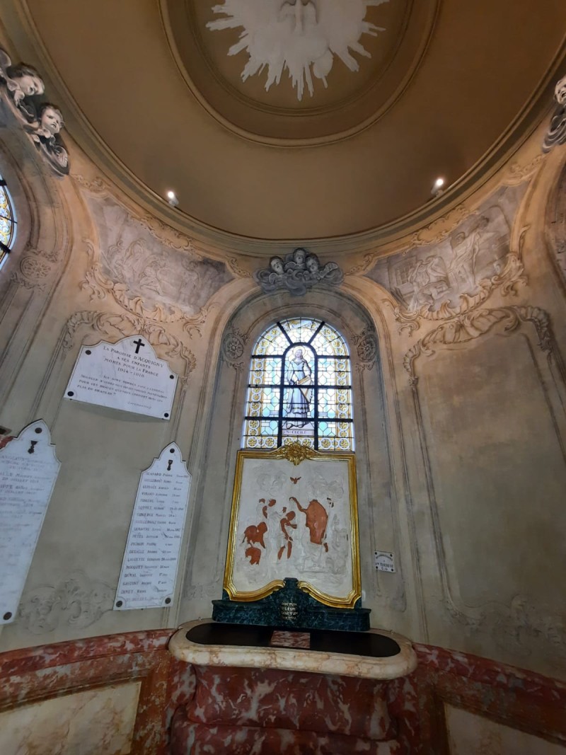 Atelier Giordani - Conservation - Restauration
Edifice – Mobilier - Sculpture – Objets d’art – Moulage –
Pierre, bois métal, polychromie et dorure - Restauration de la chapelle des fonds baptismaux de l'Eglise Sainte Cécile - Enduits muraux décorés
Boiseries faux-marbre
Marbre - -	Dépoussiérage et nettoyage
-	Dégagement et allègement des vernis
-	Traitement insecticide et fongicide sur l’autel
-	Purge des parties altérées et greffes de bois de même essence
-	Ragréages et comblement des lacunes, manques et épaufrures
-	Restitution de tête d’ange ailées après prise d’empreintes, moulage et tirage
-	Refixage et consolidation des enduits 
-	Refixage de la polychromie
-	Relevé des décors au calque et report sur zones de manques
-	Masticage
-	Reprise et réintégration des lacunes polychromes
-	Réintégration colorée des décors sur enduits et faux marbre
-	Restitution des faux-marbre de l’autel 
-	Dorure du cadre à la mixtion