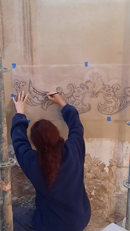 Atelier Giordani - Conservation - Restauration
Edifice – Mobilier - Sculpture – Objets d’art – Moulage –
Pierre, bois métal, polychromie et dorure - Restauration de la chapelle des fonds baptismaux de l'Eglise Sainte Cécile - Enduits muraux décorés
Boiseries faux-marbre
Marbre - -	Dépoussiérage et nettoyage
-	Dégagement et allègement des vernis
-	Traitement insecticide et fongicide sur l’autel
-	Purge des parties altérées et greffes de bois de même essence
-	Ragréages et comblement des lacunes, manques et épaufrures
-	Restitution de tête d’ange ailées après prise d’empreintes, moulage et tirage
-	Refixage et consolidation des enduits 
-	Refixage de la polychromie
-	Relevé des décors au calque et report sur zones de manques
-	Masticage
-	Reprise et réintégration des lacunes polychromes
-	Réintégration colorée des décors sur enduits et faux marbre
-	Restitution des faux-marbre de l’autel 
-	Dorure du cadre à la mixtion