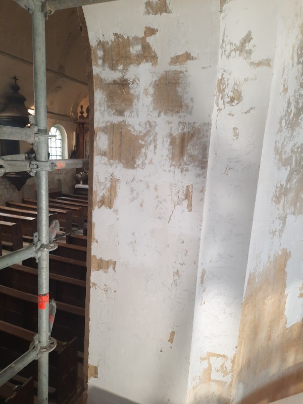 Atelier Giordani - Conservation - Restauration
Edifice – Mobilier - Sculpture – Objets d’art – Moulage –
Pierre, bois métal, polychromie et dorure - Restauration de la chapelle des fonds baptismaux de l'Eglise Sainte Cécile - Enduits muraux décorés
Boiseries faux-marbre
Marbre - -	Dépoussiérage et nettoyage
-	Dégagement et allègement des vernis
-	Traitement insecticide et fongicide sur l’autel
-	Purge des parties altérées et greffes de bois de même essence
-	Ragréages et comblement des lacunes, manques et épaufrures
-	Restitution de tête d’ange ailées après prise d’empreintes, moulage et tirage
-	Refixage et consolidation des enduits 
-	Refixage de la polychromie
-	Relevé des décors au calque et report sur zones de manques
-	Masticage
-	Reprise et réintégration des lacunes polychromes
-	Réintégration colorée des décors sur enduits et faux marbre
-	Restitution des faux-marbre de l’autel 
-	Dorure du cadre à la mixtion