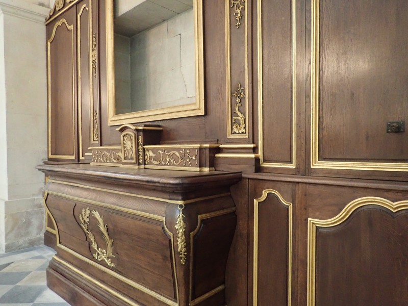 Atelier Giordani - Conservation - Restauration
Edifice – Mobilier - Sculpture – Objets d’art – Moulage –
Pierre, bois métal, polychromie et dorure - Restauration des 2 retables latéraux en pendant de l'Eglise Notre Dame de la Gloriette - Bois polychrome et dorure - - Dépose et conditionnement
- Dépoussiérage sous aspiration contrôlée
- Traitement insecticide
- Traitement antifongique
- Purge et consolidation des boiseries
- Greffes de bois et renforts
- révision des systèmes d'assemblages 
- Nettoyage
- Comblement des lacunes de surfaces
- Masticage des lacunes
- Réintégration colorées
- Dorure à la mixtion
- Vernissage de protection