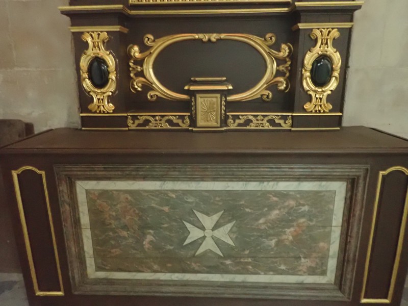 Atelier Giordani - Conservation - Restauration
Edifice – Mobilier - Sculpture – Objets d’art – Moulage –
Pierre, bois métal, polychromie et dorure - Restauration des 2 retables latéraux en pendant de l'Eglise Notre Dame de la Gloriette - Bois polychrome et dorure - - Dépose et conditionnement
- Dépoussiérage sous aspiration contrôlée
- Traitement insecticide
- Traitement antifongique
- Purge et consolidation des boiseries
- Greffes de bois et renforts
- révision des systèmes d'assemblages 
- Nettoyage
- Comblement des lacunes de surfaces
- Masticage des lacunes
- Réintégration colorées
- Dorure à la mixtion
- Vernissage de protection