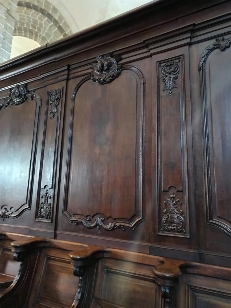Atelier Giordani - Conservation - Restauration
Edifice – Mobilier - Sculpture – Objets d’art – Moulage –
Pierre, bois métal, polychromie et dorure - Restauration des menuiseries du chœur des chanoines de la Cathédrale de Vannes - Bois teinté - - Relevé et repérage
- Dépose et transport en atelier 
- Traitement insecticide et biocide 
- Dépoussiérage
- Reprise des assemblages et collage 
- Renforts et confortements 
- Création de deux trappes 
- Consolidation chimique du bois 
- Nettoyage
- Mise en teinte
- Montage à blanc en atelier Repose
- Coffrage des installation électrique 
- Révision et installation des serrures