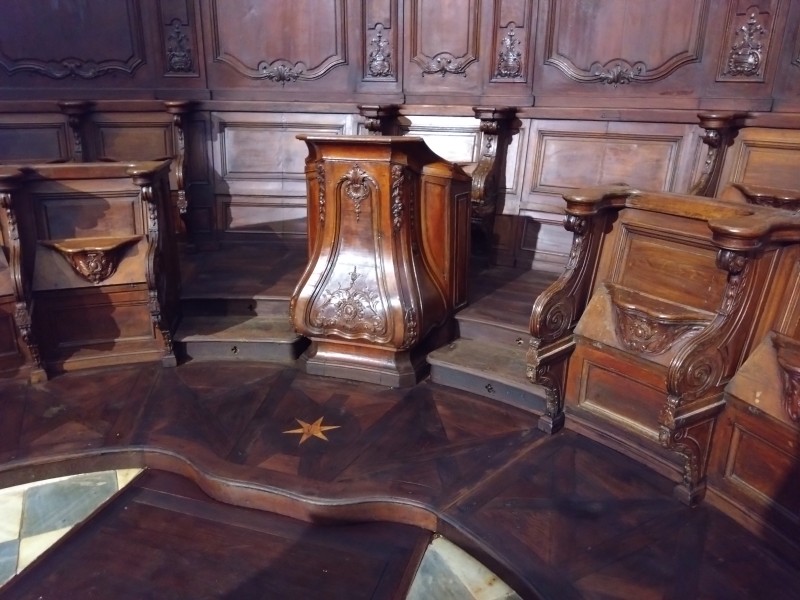 Atelier Giordani - Conservation - Restauration
Edifice – Mobilier - Sculpture – Objets d’art – Moulage –
Pierre, bois métal, polychromie et dorure - Restauration des menuiseries du chœur des chanoines de la Cathédrale de Vannes - Bois teinté - - Relevé et repérage
- Dépose et transport en atelier 
- Traitement insecticide et biocide 
- Dépoussiérage
- Reprise des assemblages et collage 
- Renforts et confortements 
- Création de deux trappes 
- Consolidation chimique du bois 
- Nettoyage
- Mise en teinte
- Montage à blanc en atelier Repose
- Coffrage des installation électrique 
- Révision et installation des serrures