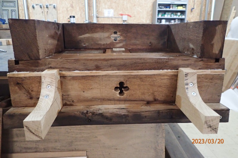 Atelier Giordani - Conservation - Restauration
Edifice – Mobilier - Sculpture – Objets d’art – Moulage –
Pierre, bois métal, polychromie et dorure - Restauration des menuiseries du chœur des chanoines de la Cathédrale de Vannes - Bois teinté - - Relevé et repérage
- Dépose et transport en atelier 
- Traitement insecticide et biocide 
- Dépoussiérage
- Reprise des assemblages et collage 
- Renforts et confortements 
- Création de deux trappes 
- Consolidation chimique du bois 
- Nettoyage
- Mise en teinte
- Montage à blanc en atelier Repose
- Coffrage des installation électrique 
- Révision et installation des serrures