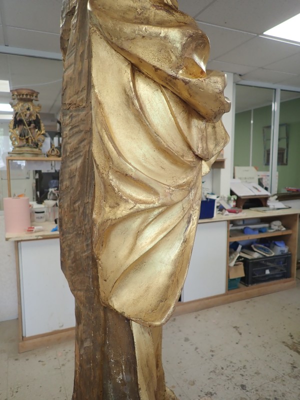 Atelier Giordani - Conservation - Restauration
Edifice – Mobilier - Sculpture – Objets d’art – Moulage –
Pierre, bois métal, polychromie et dorure - Restauration de la statue de la Vierge à l'enfant de l'Eglise Ste Madeleine - Bois polychrome et dorure - -	Traitement insecticide 
-	Reprise des assemblages
-	Comblement des fissures à la résine époxydique
-	Dépoussiérage et nettoyage
-	Refixage des écailles de polychromie soulevées
-	Consolidation chimique du support
-	Restitution des volumes à la résine époxydique par modelage
-	Masticage des lacunes
-	Retouche de polychromie
-	Dorure à la mixtion et feuilles d’or