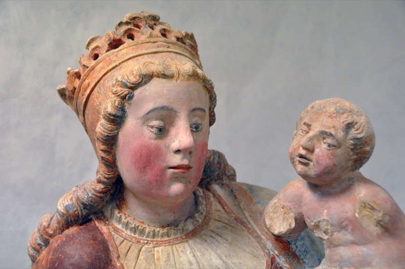 Atelier Giordani - Conservation - Restauration
Edifice – Mobilier - Sculpture – Objets d’art – Moulage –
Pierre, bois métal, polychromie et dorure - Restauration de la statue de la vierge 
à l’enfant - Bois polychrome - OPÉRATIONS RÉALISÉES 
- Nettoyage par compresses
- Dégagement de la polychromie d’origine
- Consolidation du  bois
- Masticages
- Réintégrations colorées
- Protection finale