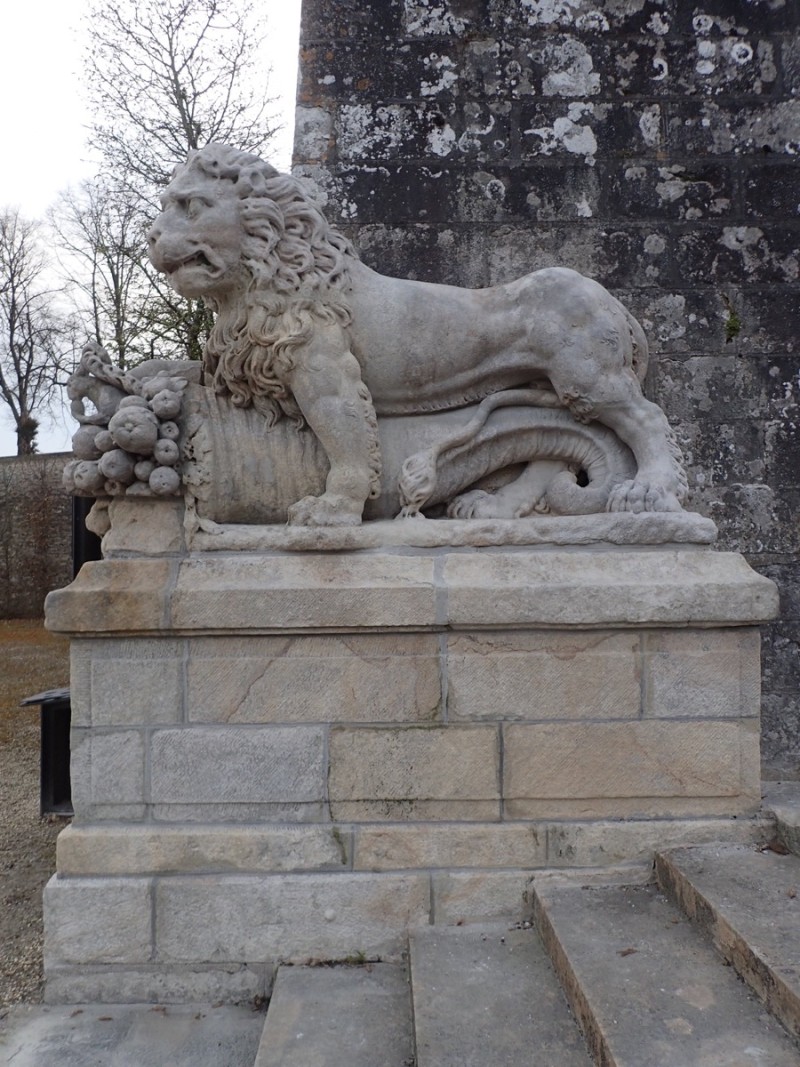 Atelier Giordani - Conservation - Restauration
Edifice – Mobilier - Sculpture – Objets d’art – Moulage –
Pierre, bois métal, polychromie et dorure - Restauration de la statuaire du jardin -  - OPÉRATIONS RÉALISÉES
- Nettoyage au microsablage
- Consolisation au silicate d’éthyle
- Collage et goujonnage (carbone)
- Moulage
- Ragréages et rejointoiement
- Harmonisation
- Scan 3D